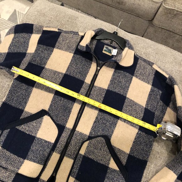 Black & Tan Plaid Cabin Fever Coat, Size XL - Picture 4 of 8